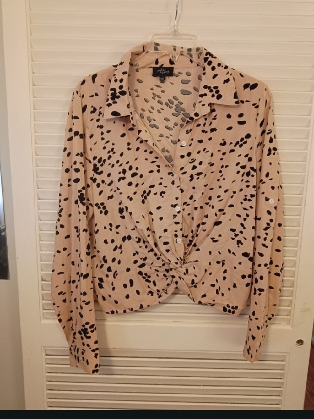 Beige Dalmatian-Spot Button Front Knot Blouse - Picture 2 of 5